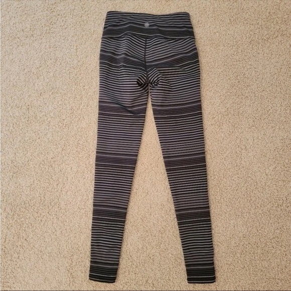 Athleta | Chaturanga Tight Black Gray Colorblock Striped Leggings Size XS - Picture 1 of 8